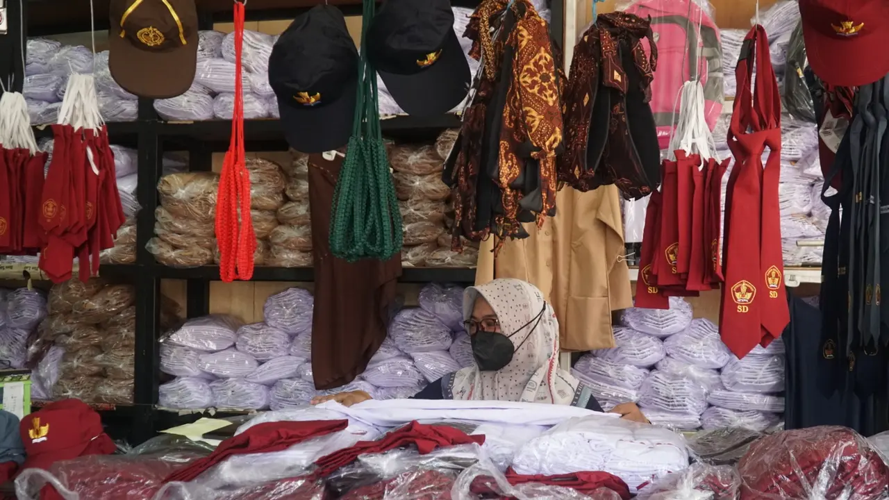 Penjual Seragam Sekolah