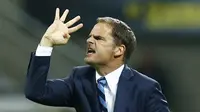 Pelatih Inter Milan Frank de Boer (Reuters / Alessandro Garofalo)