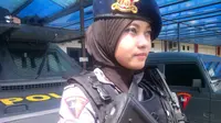 Bripda Adri Chroin Ade Oktami, sniper cantik dari Brimob Yogyakarta. (Liputan6.com/Fathi Mahmud)