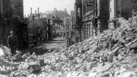 Kondisi Kota Würzburg, Jerman, setelah pengeboman oleh RAF Britania Raya pada 16 Maret 1945. (gallegherstory/Robert F. Gallagher)