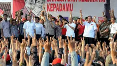 Jokowi terus melakukan kampanye di sejumlah wilayah. Di Bojong Gede, Jokowi disambut ribuan massa (Liputan6.com/Herman Zakharia)