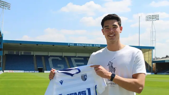 Elkan Baggott gabung Gillingham FC.