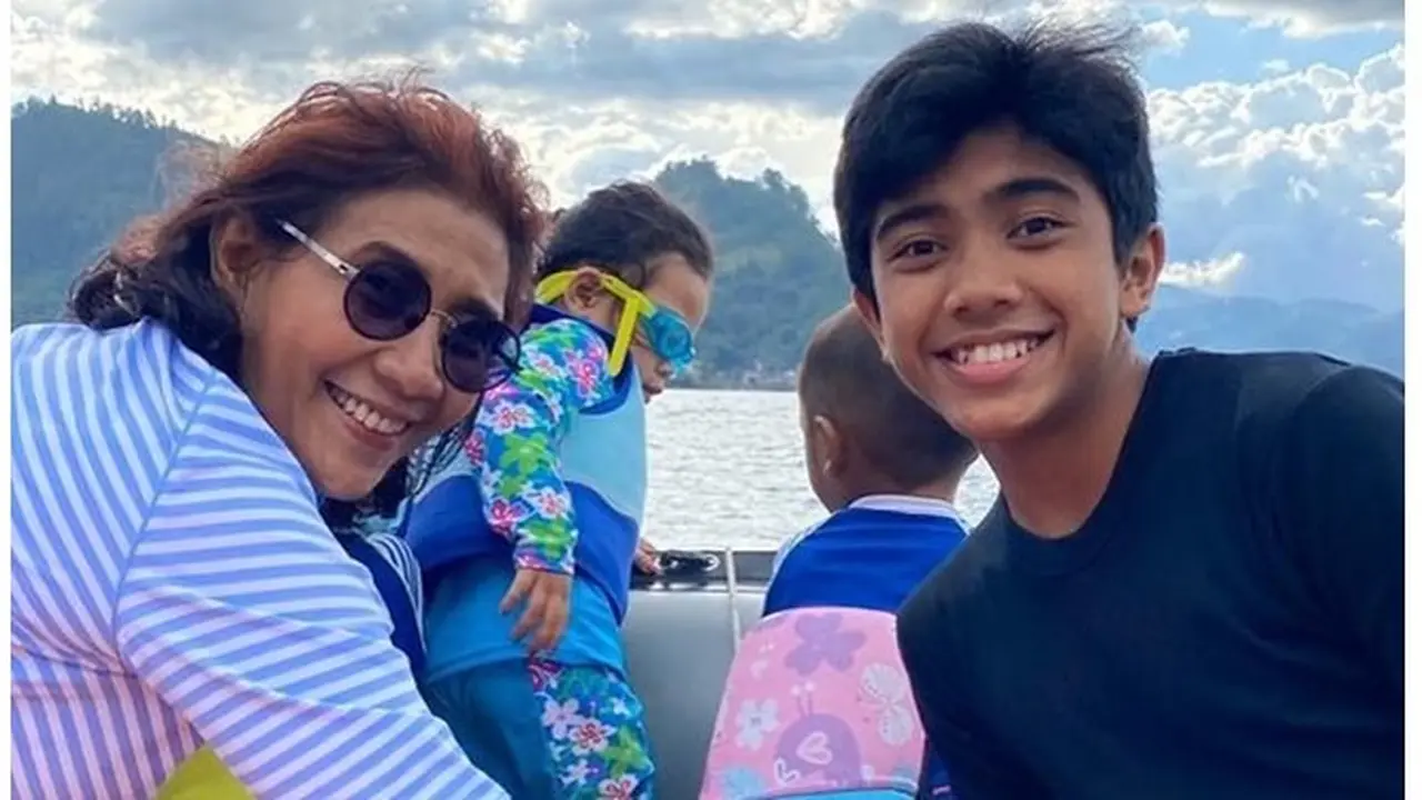 8 Potret Armand Hilmansyah, Cucu Susi Pudjiastuti yang Tampan