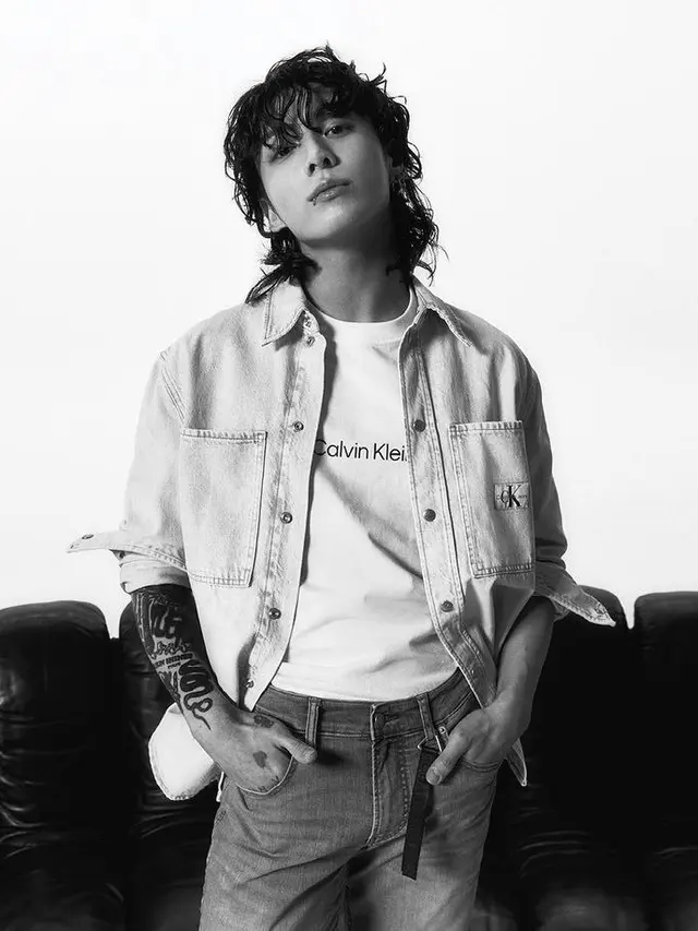 Potret Jungkook BTS  Bersama Calvin Klein, credit: Instagram @calvinklein
