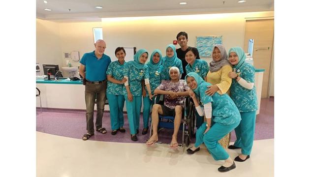 7 Momen Dylan Carr Diperbolehkan Jalan-jalan Pakai Kursi Roda