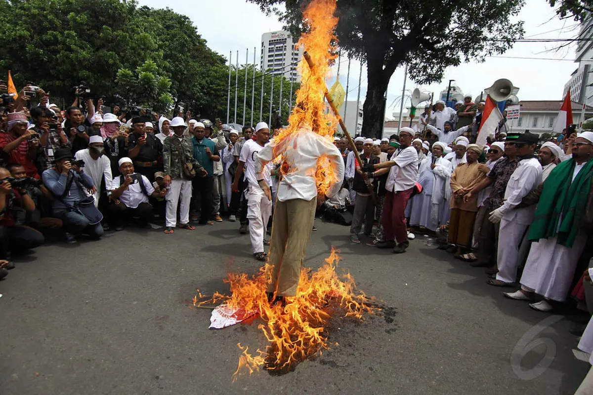 Massa FPI Kembali Demo Tolak Ahok di Balaikota