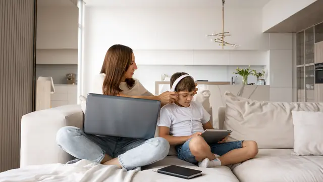 4 Gaya Parenting yang Dipercaya Bisa Meningkatkan Kecerdasan Anak (photo by freepik.com)