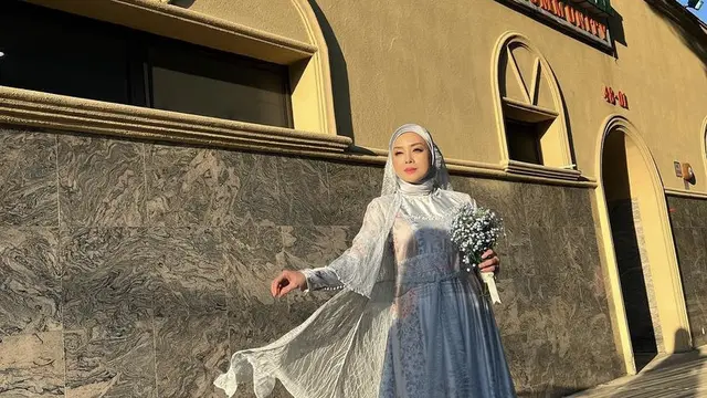 Gaun pernikahan Terry Putri