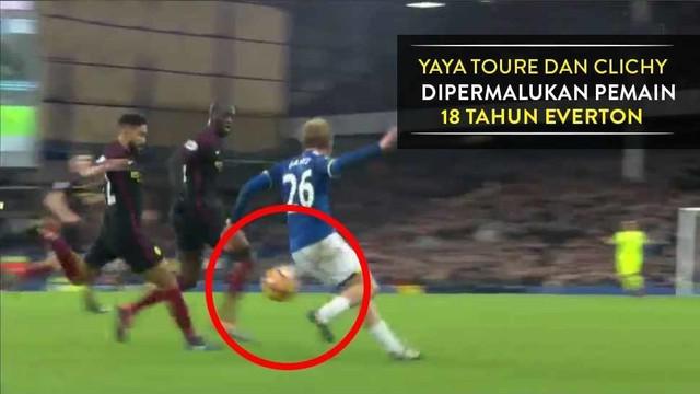 Yaya Toure dan Gael Clichy dikelabui pemain 18 tahun Everton, Tom Davies saat Manchester City kalah 0-4 dari The Toffees