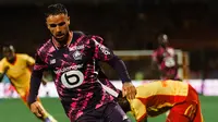 Bek Indonesia, Calvin Verdonk menjalani debut bersama Lille saat bertandang ke markas Lens dalam laga pekan kelima Ligue 1 2025/2026, Minggu (21/9/2025). (Dok. Lille)