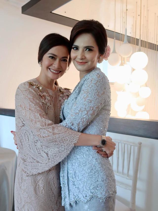 Akrab Sejak Remaja, Ini 6 Potret Persahabatan Cut Tary dan Ersa Mayori