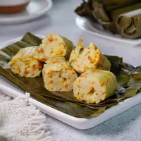 Ilustrasi lontong mie./Copyright shutterstock.com/id/g/MARLA+SELA