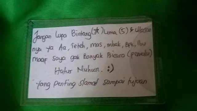 Hibur Sampai Bikin Salut Penumpang, Ini Tulisan Kocak Jaket Driver Ojol