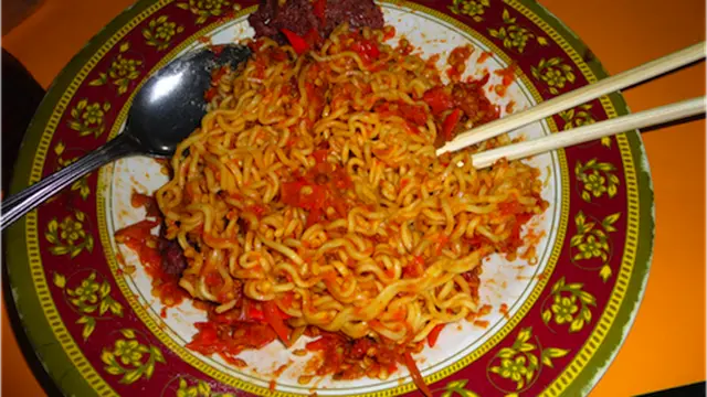 8 Cara Kreatif Santap Mie ala Orang Indonesia