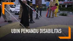 Ubin disabilitas adalah bagian penting dari trotoar untuk kaum disabilitas. Makanya, jangan parkir atau berjualan di atas ubin ini ya!