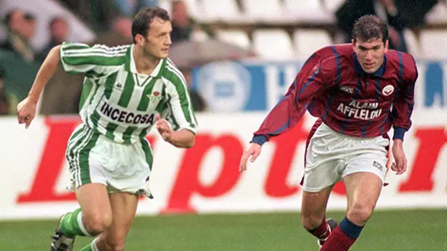 Zinedine Zidane (kanan)   (AFP/Olivier Morin)