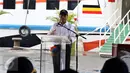Menhub Budi Karya Sumadi memberi sambutan saat peresmian Kapal KM Express Bahari 38 di Sunda Kelapa, Jakarta, Selasa (10/1). Fasilitas kapal ini bermuatan lebih dari seratus orang dengan standar Keslamatan yang lebih baik. (Liputan6.com/Johan Tallo)