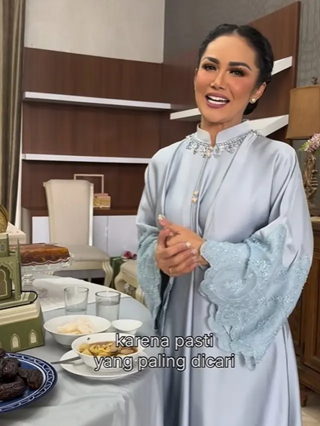 Krisdayanti dan keluarga rayakan Lebaran (Instagram/krisdayantilemaos)