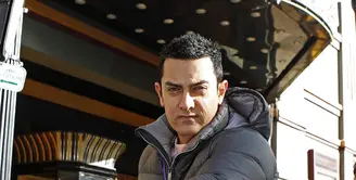 Aktor Bollywood, Aamir Khan terlibat dalam kecelakaan saat ia melakukan konvoi kendaraan bermotor. Kabar kurang menyenangkannya harus ditambah lantaran kecelakaan tersebut menyebabkan seorang pria terluka. (Bintang/EPA)