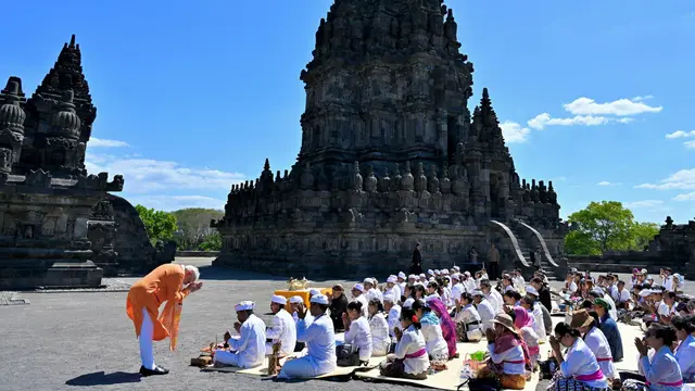 PM India Narendra Modi ibadah di Prambanan, Yogyakarta, Rabu (8/7/2026).