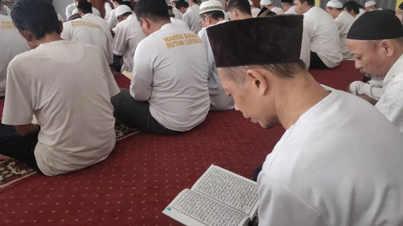 Cerita Ratusan Warga Binaan Rutan Kelas 1 Cirebon Khatam Al-Quran di Bulan Ramadhan