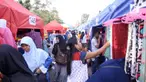 Gubernur DKI Jakarta mengizinkan pedagang kaki lima (PKL) berjualan di depan Stasiun Tanah Abang. Ironisnya, Pasar Blok G kini makin sepi.