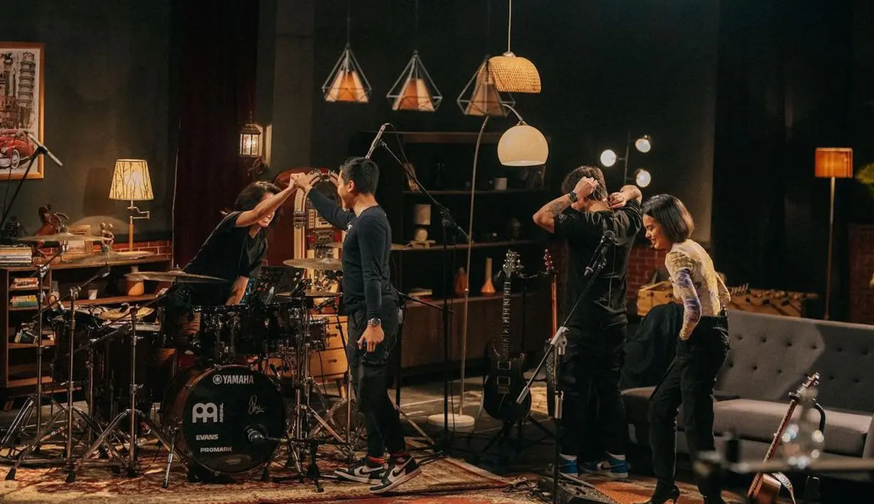 (Instagram/evacelia)