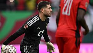 Kiper Aljazira, Luca Zidane beraksi dalam laga Grup E Piala Afrika 2025 melawan Sudan di Moulay Hassan Stadium, Rabat, Markoko, Rabu (24/12/2025) malam WIB. (AFP/Gabriel Bouys)