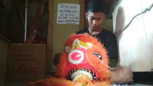 Saat Pengrajin Barongsai Cirebon Kebanjiran Pesanan Menjelang Imlek