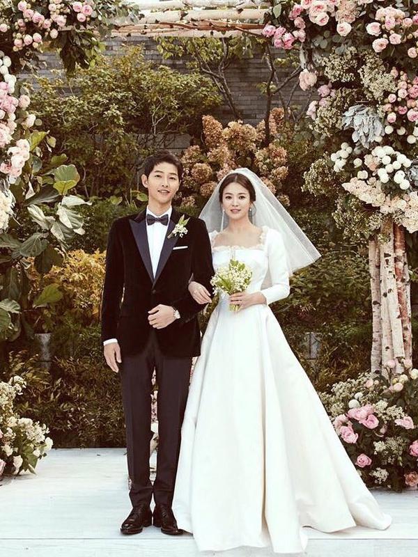 Akting Song Jong Ki dan Song Hye Kyo memang banyak membuat orang menjadi baper. Publik semakin baper saat pasangan yang dijuluki Song Song Couple ini menikah pada Oktober 2017. (Foto: instagram.com/kyo1122)