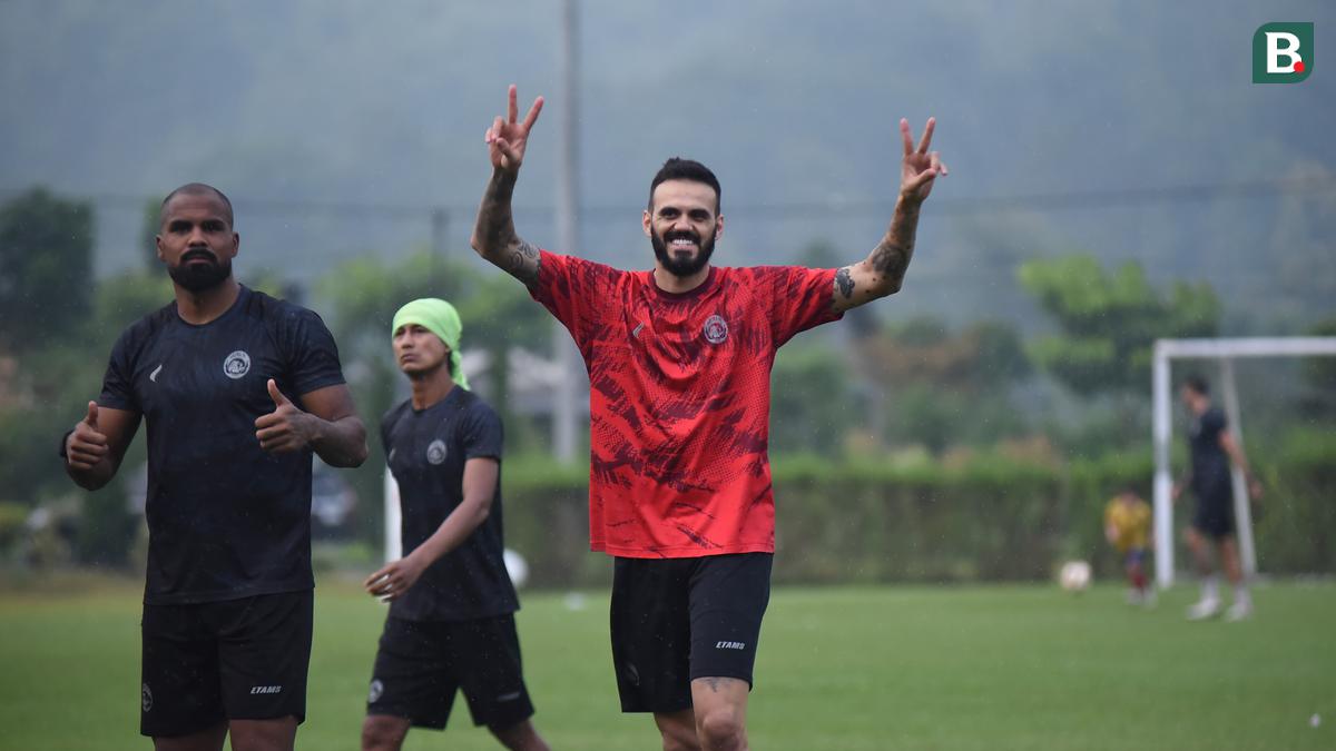 Efek Menang di Markas Persija, Sesi Latihan Arema FC Full Senyum