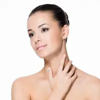 Pentingnya Meremajakan Kulit di Sekitar Leher