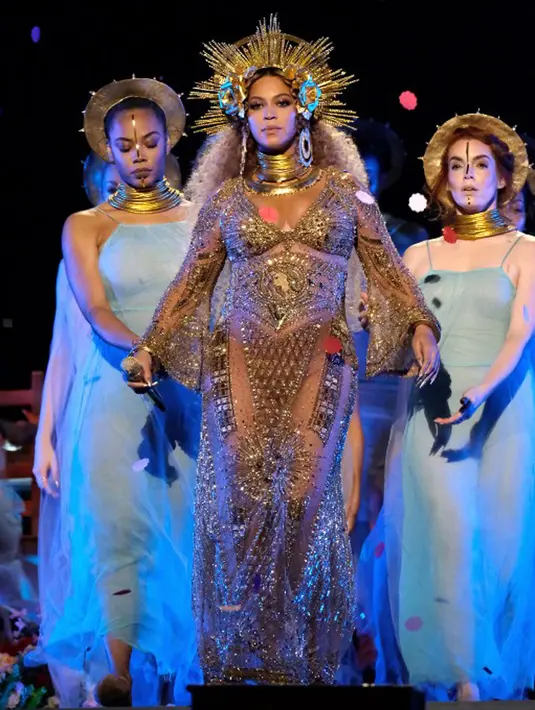 Album terbarunya yang bertajuk ‘Lemonade’ ini berhasil membuat Beyonce membawa piala kemenangan di Grammy Awards 2017 dalam kategori ‘Best Urban Contemporary Album’. (AFP/Bintang.com)
