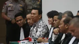 Terdakwa Basuki Tjahaja Purnama atau Ahok menjalani sidang ke 10 di Auditorium Gedung Kementan, Jakarta, Senin (13/2). Pada persidangan kali ini empat saksi ahli dihadirkan mulai dari ahli agama, bahasa hingga ahli pidana. (Liputan6.com/Ramdani/Pool)