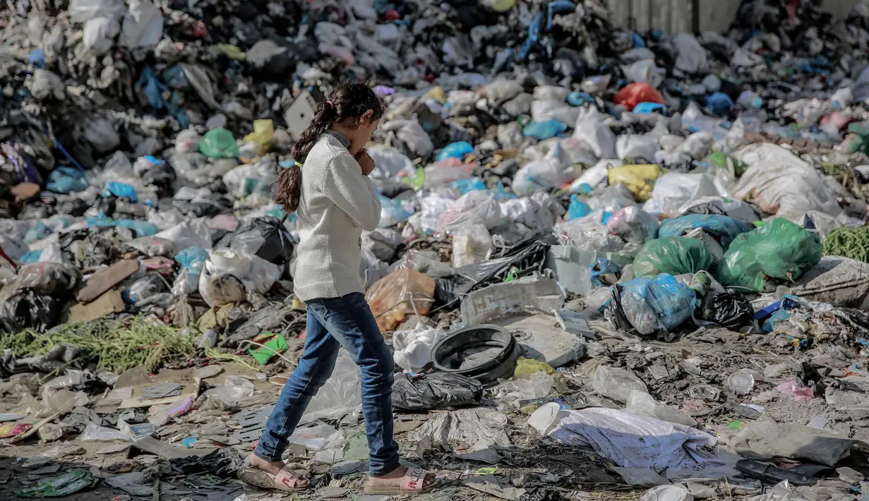Pemboman dan pengepungan wilayah Palestina oleh Israel selama berbulan-bulan telah memperdalam krisis kemanusiaan, terutama di Gaza selatan. (Foto oleh AFP)
