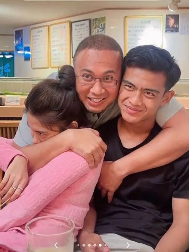 6 Potret Arhan dan Azizah Malu-Malu Umbar Kemesraan, Belum Genap Seminggu Nikah