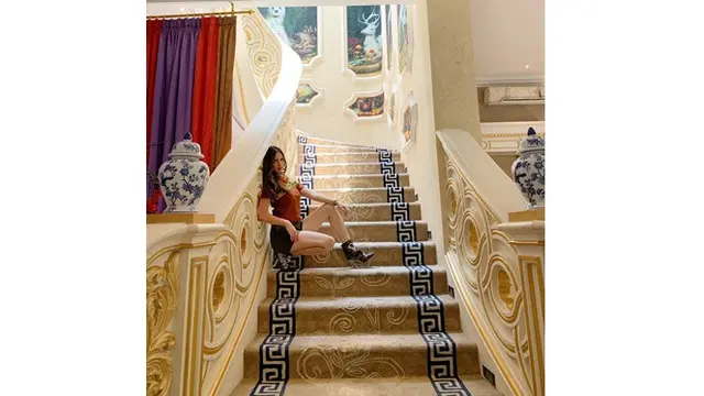 5 Fakta Rumah Mewah Nia Ramadhani, Kamarnya Pakai Kunci Canggih