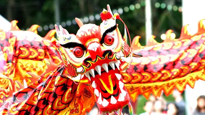 Selain di Jalan Terbuka, Atraksi Barongsai Ada di Dalam Mall