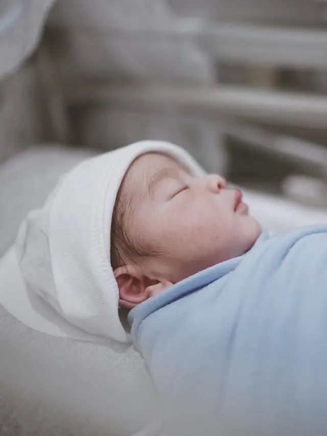 Lahirkan Bayi Kembar, Ini 5 Potret Wajah Anak Syahnaz dan Jeje yang Menggemaskan