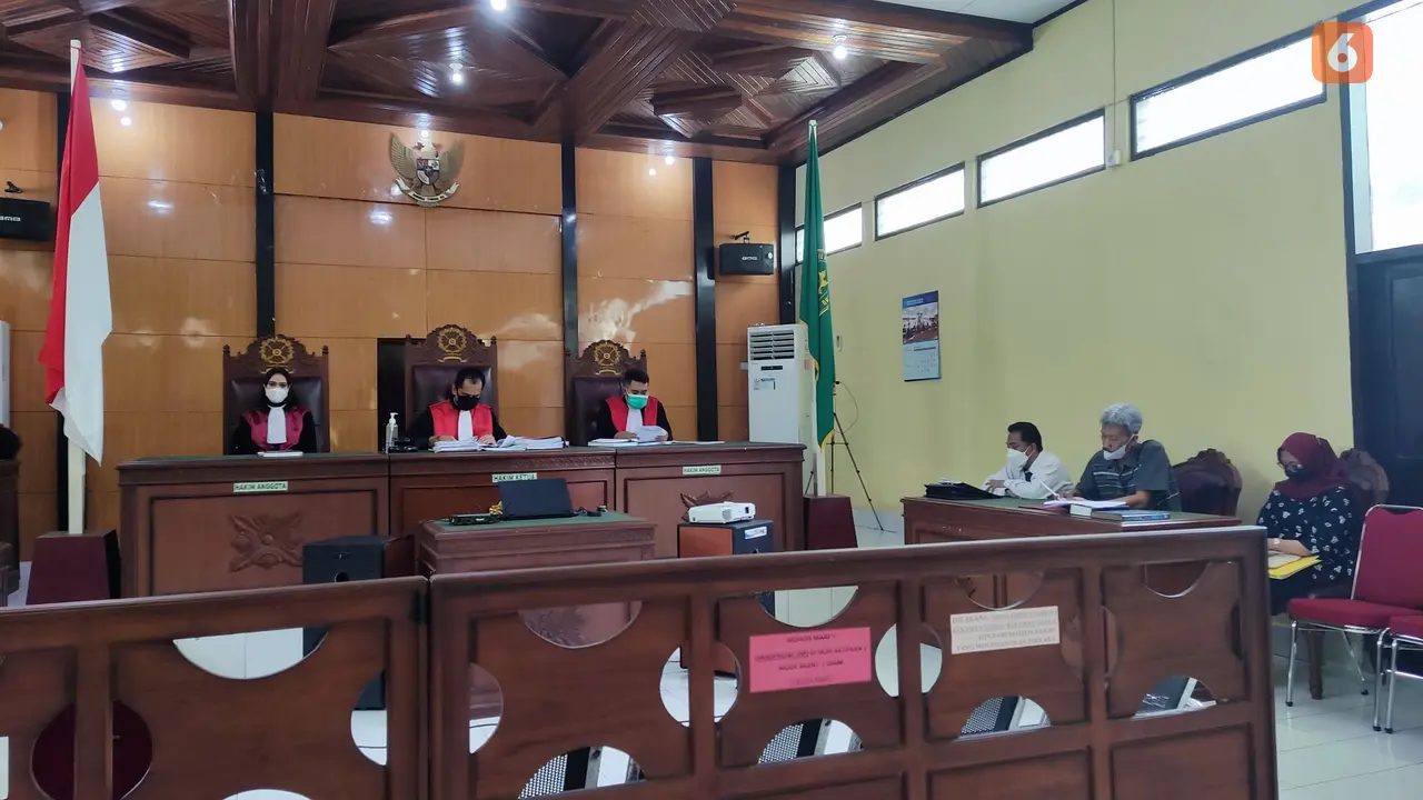 Persidangan sengketa lahan antara PT Semen Bosowa Maros dan Rusmanto (Liputan6.com/Fauzan)