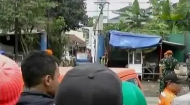 Petugas menemukan potongan tubuh di sekitar titik jatuhnya pesawat, hingga material longsor di Jambi menutup badan Jalan.