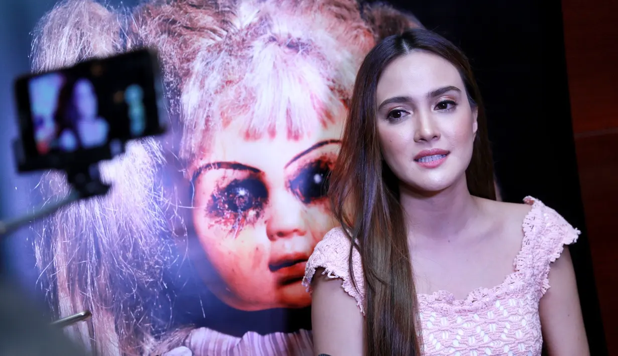 Pemeran Shand Aulia kembali berperan dalam film bergenre horor. Dalam film terbarunya berjudul The Doll, Shandy berperan sebagai Anya. (Adrian Putra/Bintang.com)