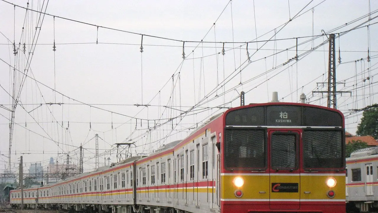 Untuk Anda pecinta kereta api atau menginginkan tinggal di rumah yang lokasinya dekat dari stasiun kereta, Rumah.com memberi tiga rekomendasi perumahan di bawah ini!