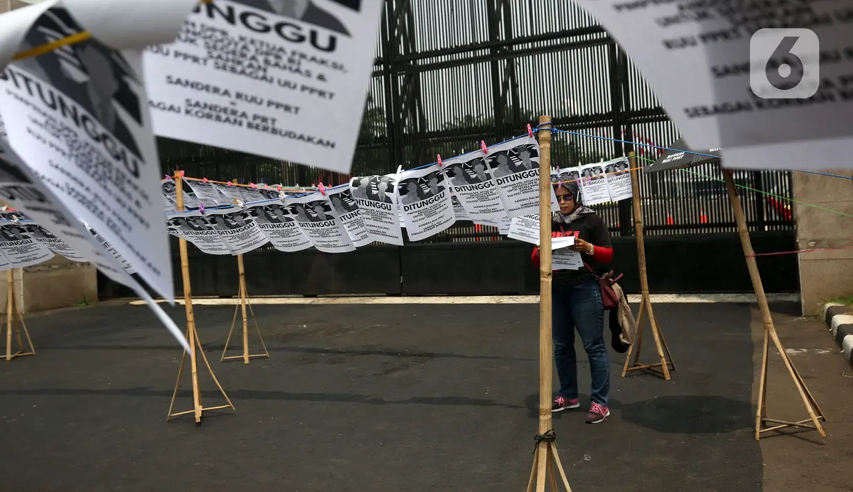 Lita menyayangkan sikap DPR yang tak kunjung membahas RUU PPRT. Sebab, pemerintah telah sudah mengirimkan surat presiden (surpres) ke DPR dan daftar inventarisasi masalah (DIM). (Liputan6.com/Johan Tallo)
