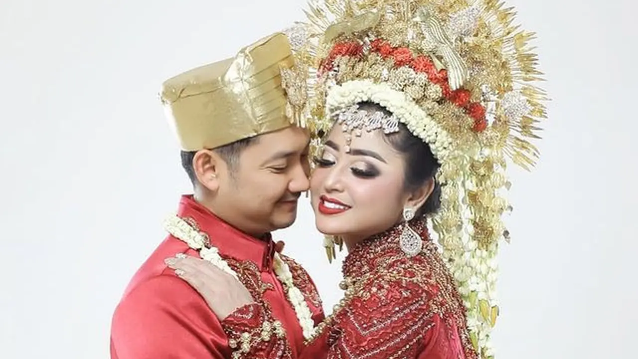 [Fimela] Dewi Perssik dan Angga Wijaya