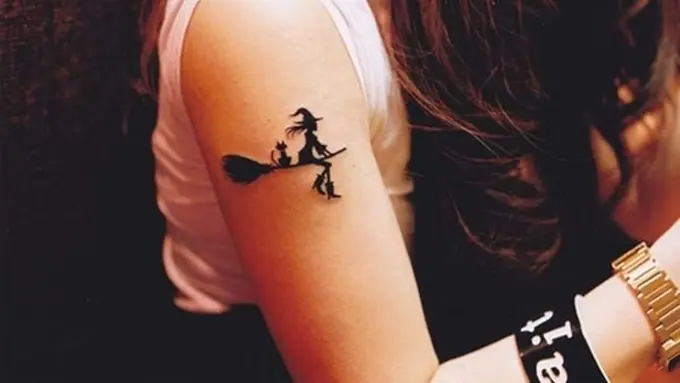 [Bintang] Tunjukkan Sisi Penyihir dalam Dirimu dengan 14 Inspirasi Tato Ini