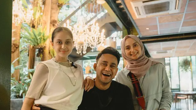 Selalu Harmonis, Ini 6 Potret Hangat Keluarga Kecil Ramzi dan Avi Basalamah