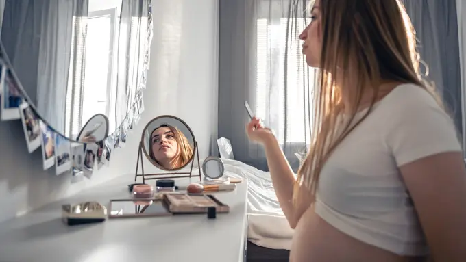 Tips Make Up Aman untuk Ibu Hamil