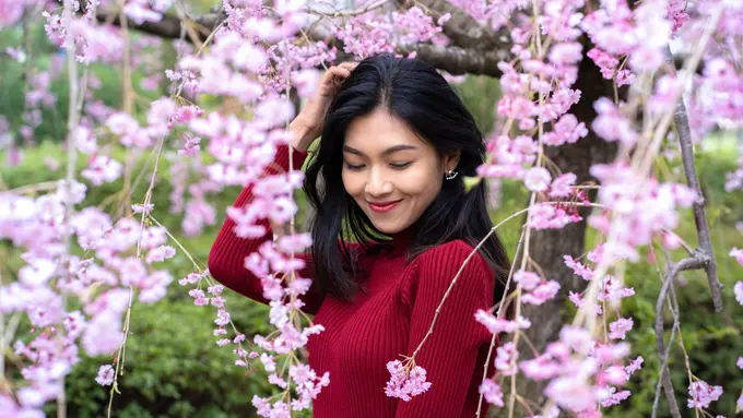 perempuan menarik