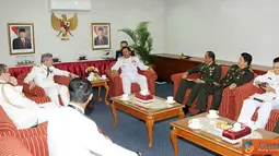 Citizen6, Jakarta: Panglima TNI Menerima Kunjungan Kepala Departemen Hubungan Internasional Italia (Deputy Chief of International Relation Department of Italian Armed Forces Headquarters) Rear Admiral Paolo Sandalli, di Jakarta Convention Center, Rabu (23